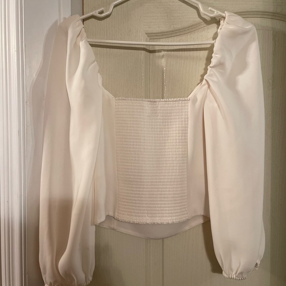 Size medium Wilfred Aritzia peasant top white - Picture 3 of 4